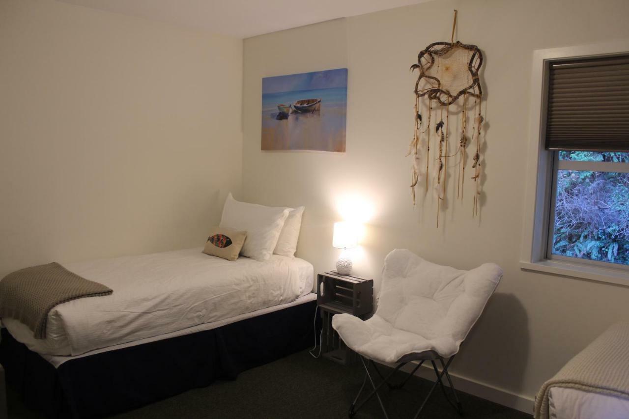 Siennas Harbour House Apartment Tofino Exterior photo